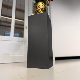 Metaal gelakte sokkel zwart - black copper - onderaanzicht