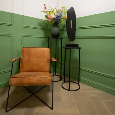 Sokkel bij koffietafeltje