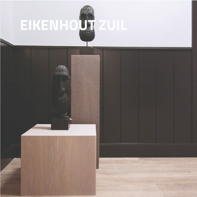 Sokkels met standbeelden