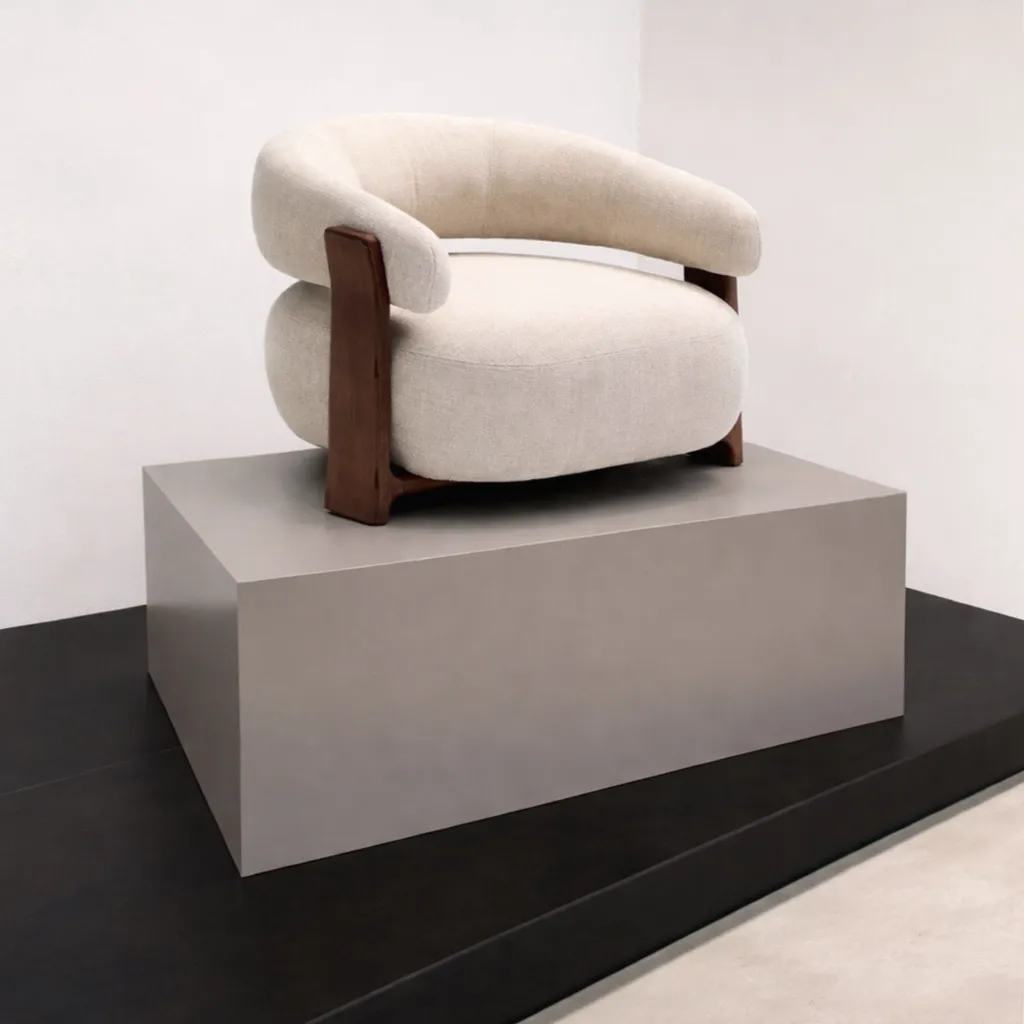 Foto's sokkels voor paspoppen-1-meubel.webp