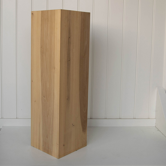 [2004] Grenenhout Zuil (200 x 200 x 1100 mm, Geschuurd)