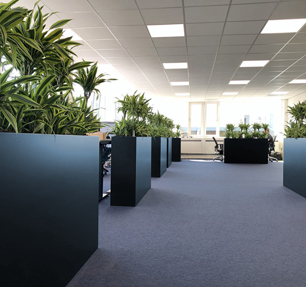 [1803] Plantenbak blauw (1500 x 300 x 1000 mm, Zijdeglans, Inclusief zwenkwielen)