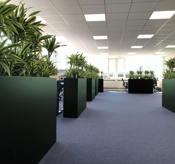 [1802] Plantenbak groen (1200 x 300 x 1000 mm, Zijdeglans, RAL - 6003 - Olijfgroen, Inclusief zwenkwielen)